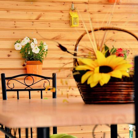 Noble Inn Loutráki Zewnętrze zdjęcie