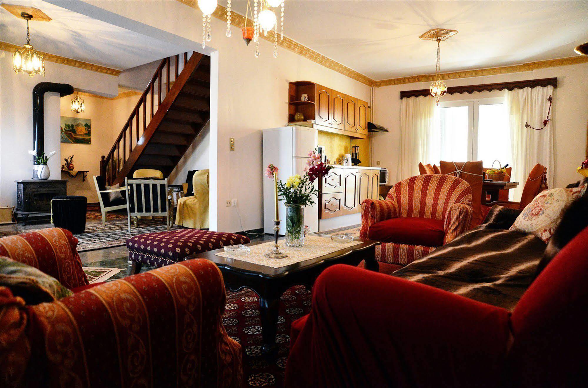 Noble Inn Loutráki Zewnętrze zdjęcie